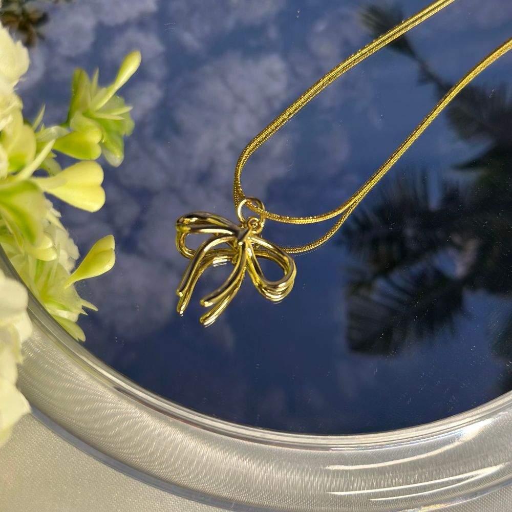 Bow Necklace - 18K Gold Plated